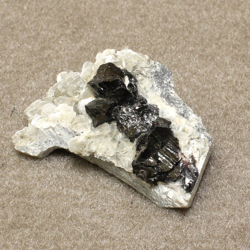 Cassiterite muscovite - cassiterite,